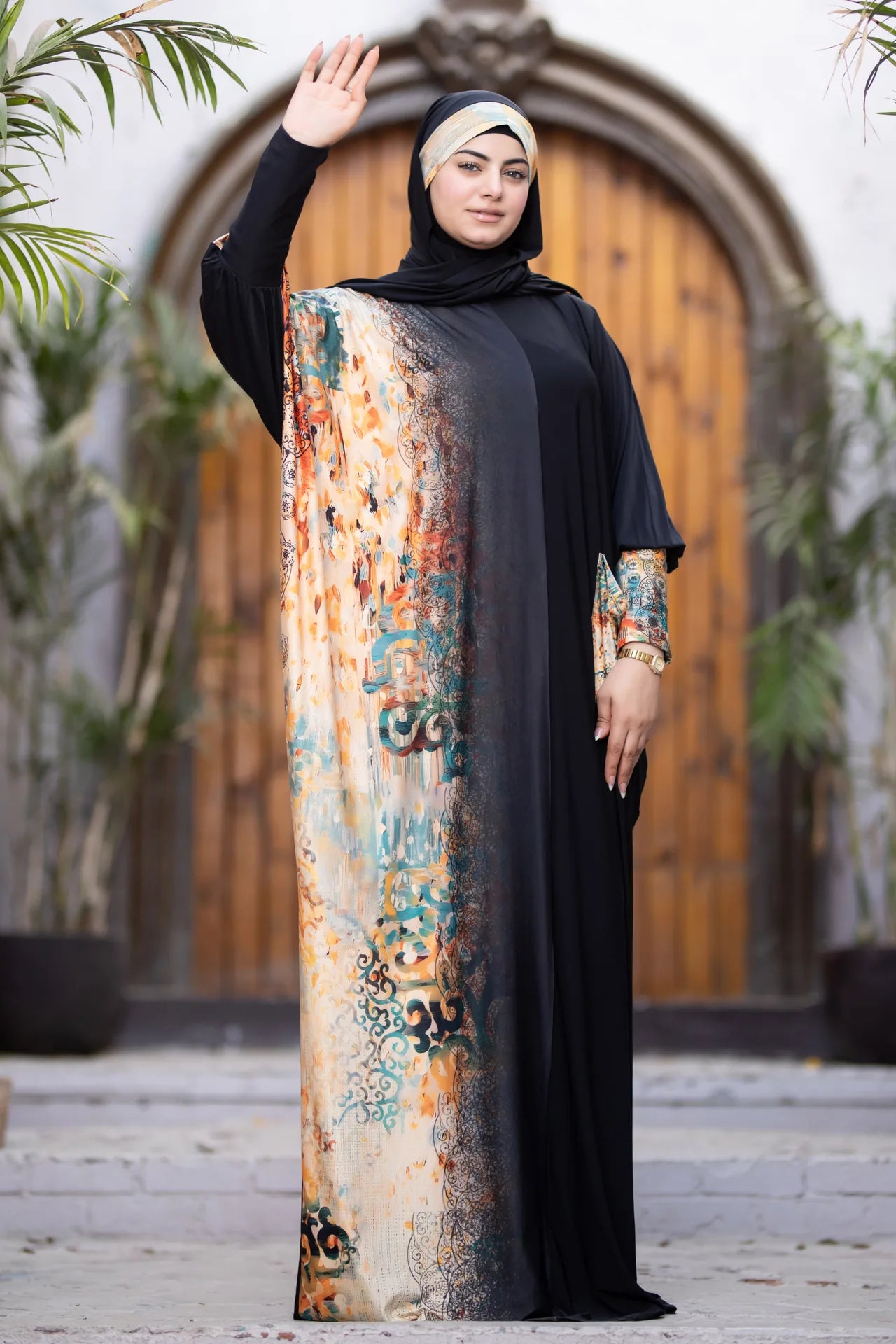 Side view of flowing isdal highlighting relaxed fit and soft movement