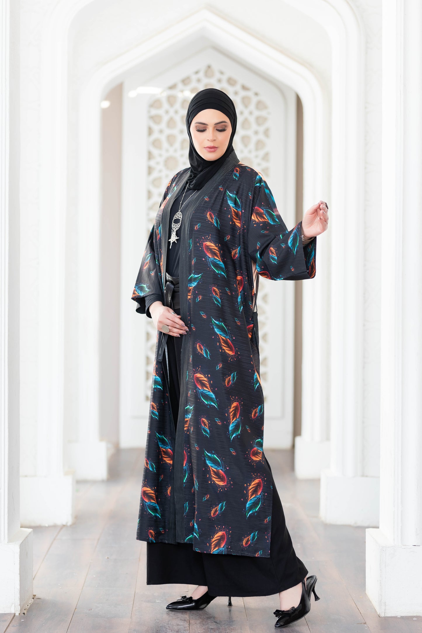 Elegant feather print abaya with hijab, stylish Islamic clothing for women