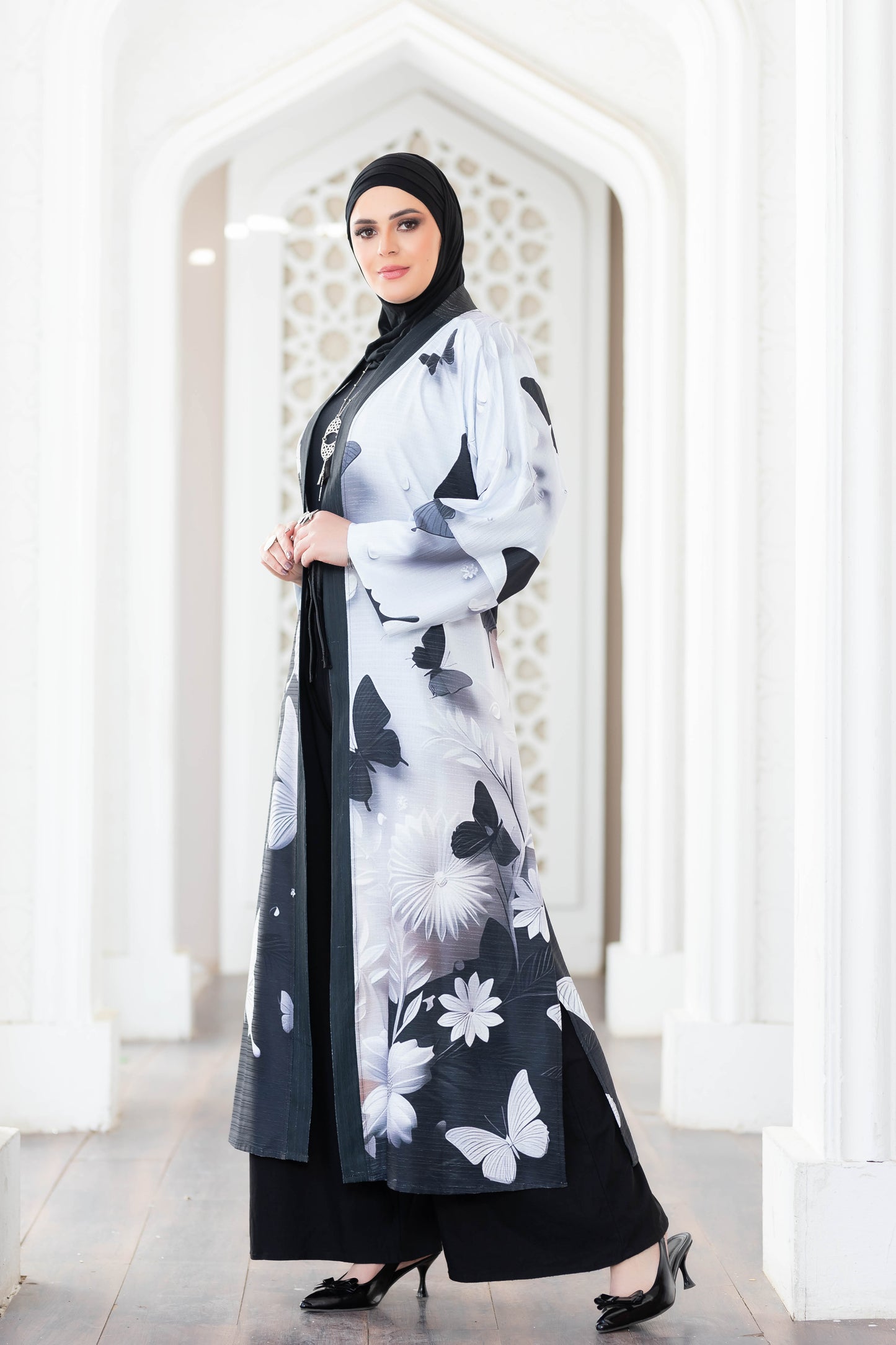 Elegant floral kimono: Vibrant digital print kimono with flowing silhouette and stylish details.