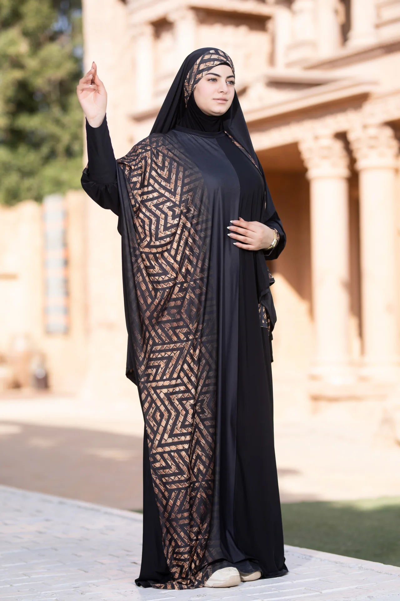 Leen outfit with soft fabric and effortless elegant silhouette